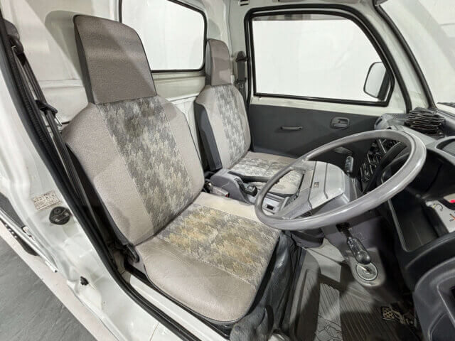 1995 MITSUBISHI MINICAB TRUCK