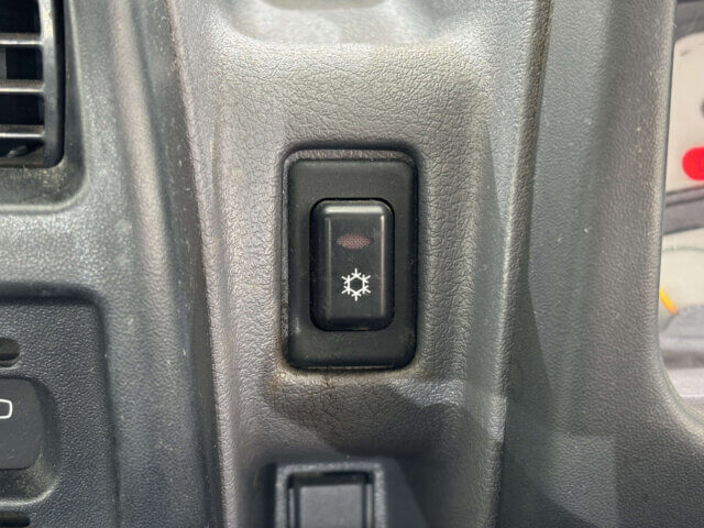 1998 MITSUBISHI MINICAB TRUCK