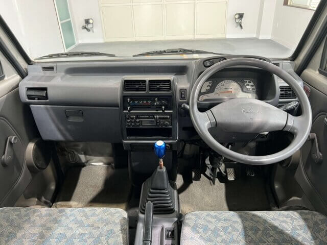 1998 MITSUBISHI MINICAB VAN