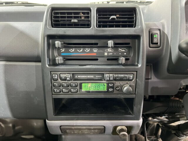 1998 MITSUBISHI MINICAB VAN