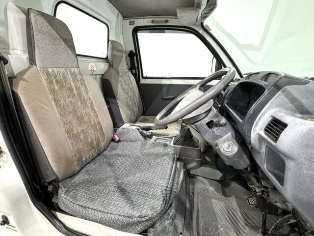 1996 MITSUBISHI MINICAB TRUCK