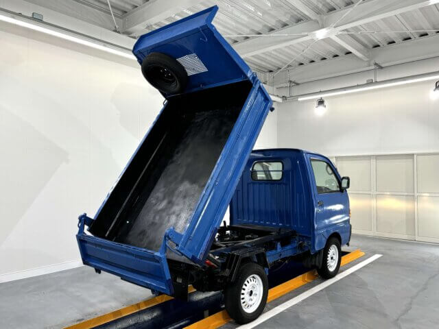 1997 MITSUBISHI MINICAB DUMP