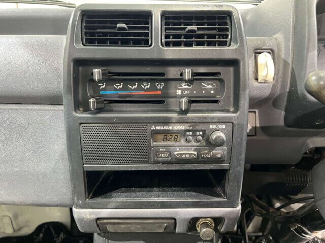 1996 MITSUBISHI MINICAB TRUCK