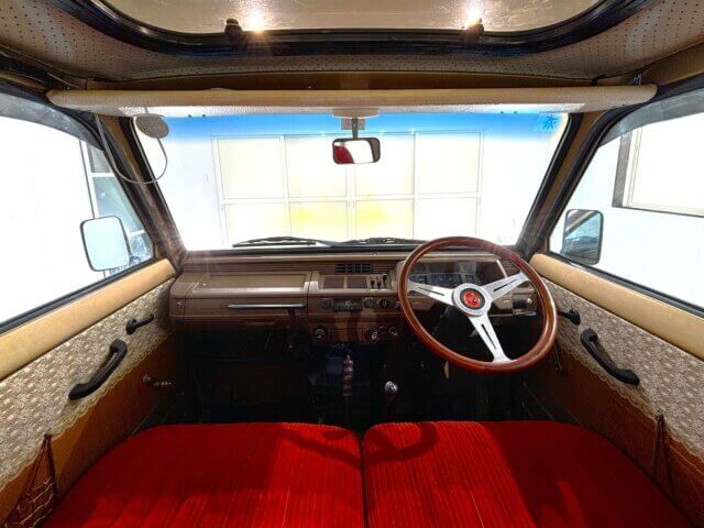 1980 MITSUBISHI MINICAB VAN