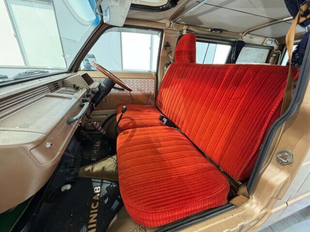 1980 MITSUBISHI MINICAB VAN