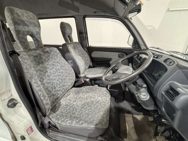 1992 MITSUBISHI MINICAB VAN