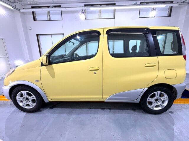 2000 FUNCARGO, TOYOTA 