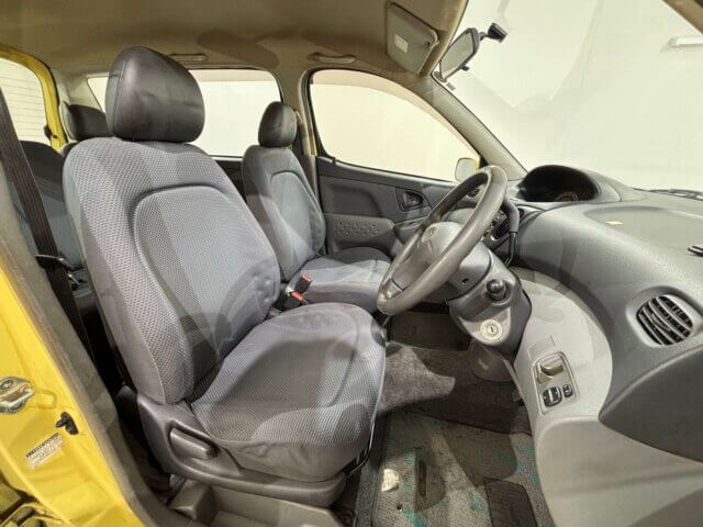 2000 FUNCARGO, TOYOTA 