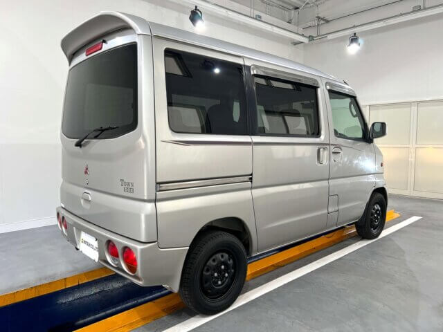 2000 MITSUBISHI TOWN BOX