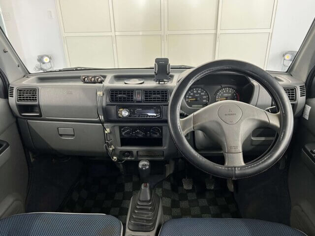 2000 MITSUBISHI TOWN BOX