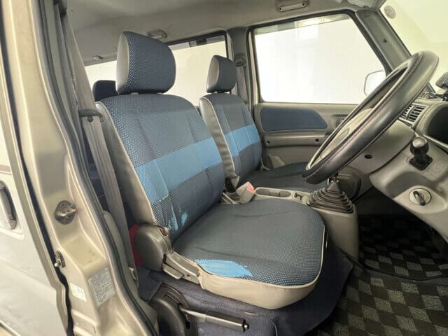 2000 MITSUBISHI TOWN BOX