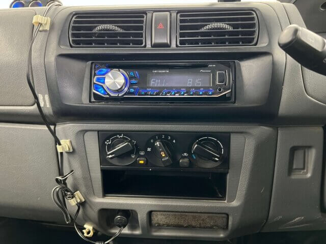 2000 MITSUBISHI TOWN BOX