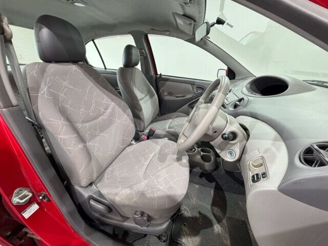 2000 TOYOTA PLATZ