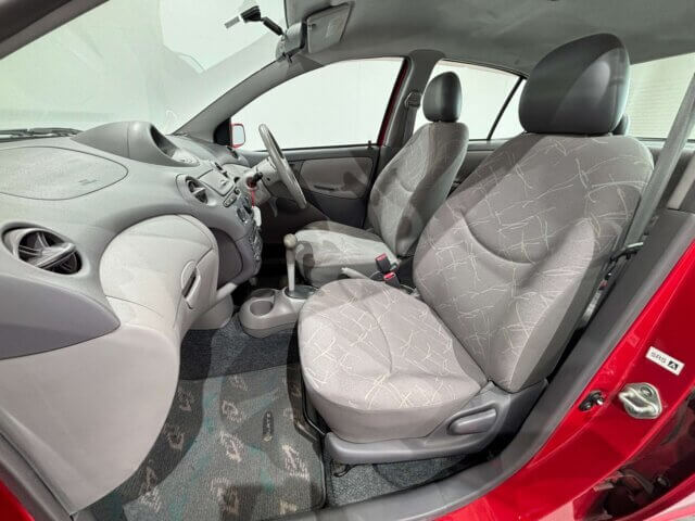 2000 TOYOTA PLATZ