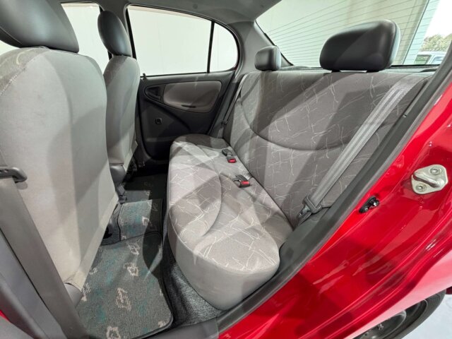 2000 TOYOTA PLATZ
