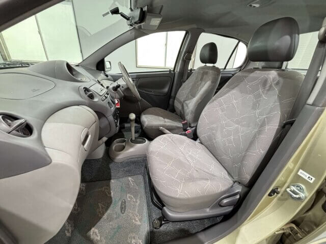 2000 TOYOTA PLATZ