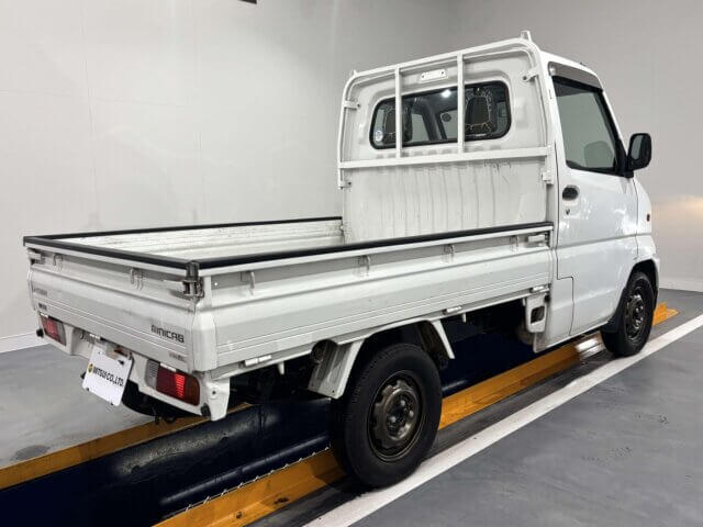2000 MITSUBISHI MINICAB TRUCK