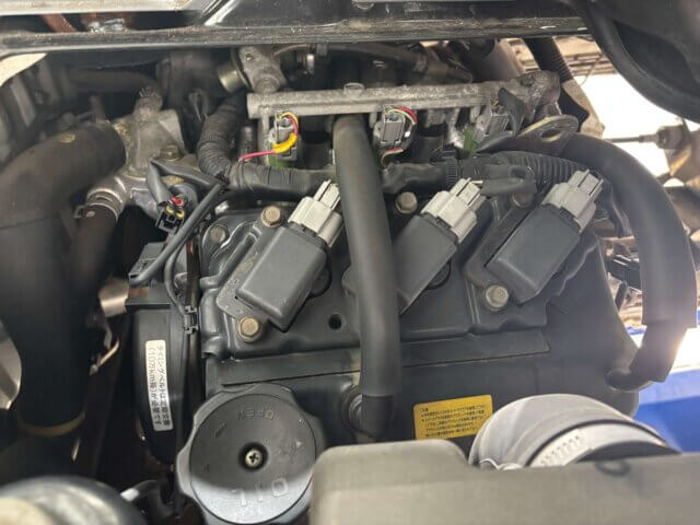 2000 MITSUBISHI MINICAB TRUCK