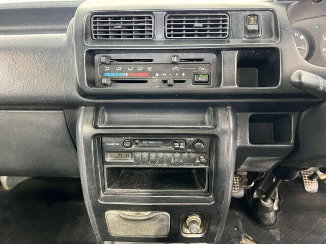 2000 DAIHATSU HIJET TRUCK