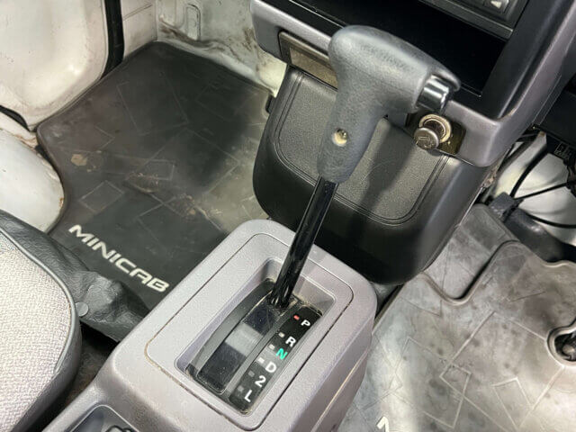1998 MITSUBISHI MINICAB TRUCK