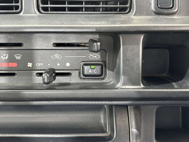 2000 DAIHATSU HIJET TRUCK