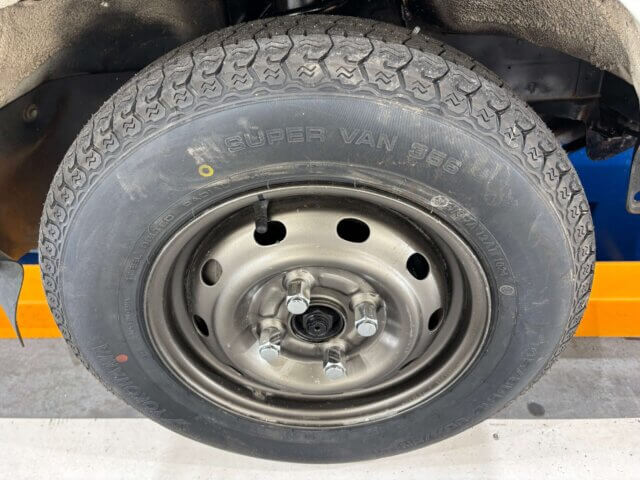 2000 DAIHATSU HIJET TRUCK