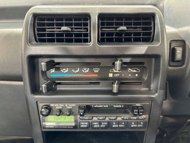 1993 MITSUBISHI MINICAB VAN