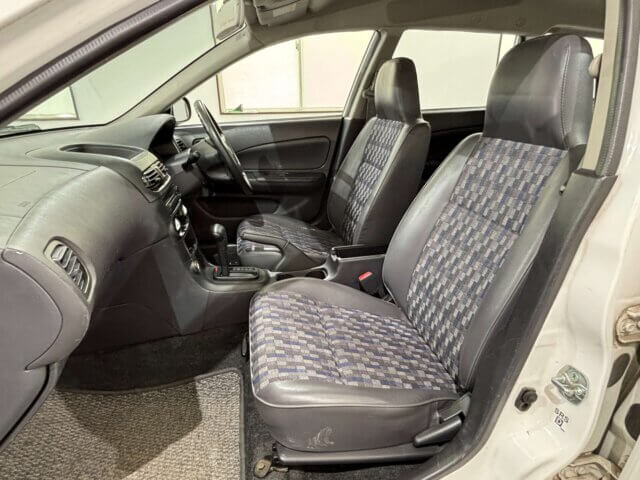 2000 SUBARU LEONE VAN