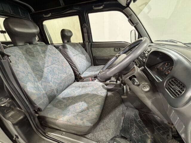 1998 DAIHATSU DECK VAN