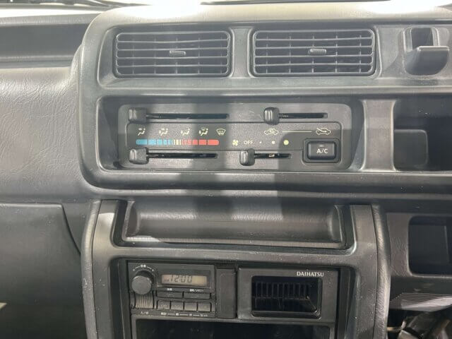 2000 DAIHATSU HIJET TRUCK