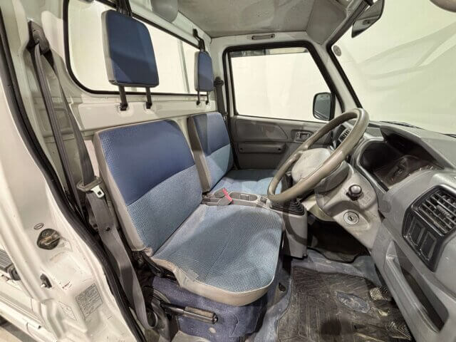 1999 MITSUBISHI MINICAB TRUCK