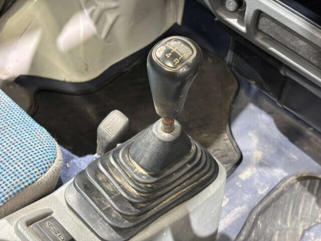 1999 MITSUBISHI MINICAB TRUCK