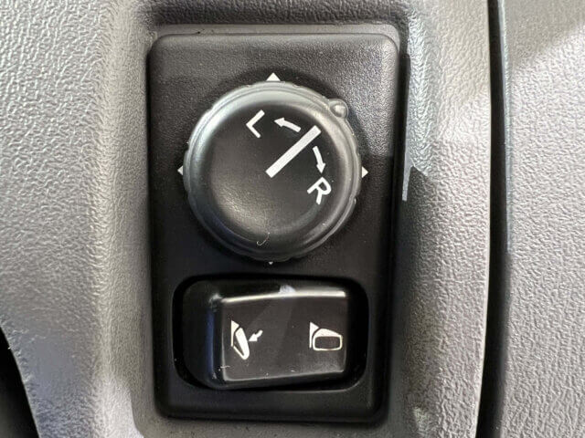2000 MITSUOKA VIEWT