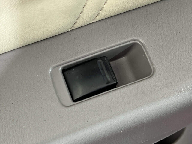 2000 MITSUOKA VIEWT