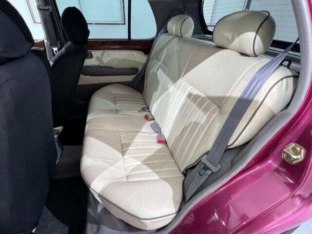 2000 MITSUOKA VIEWT