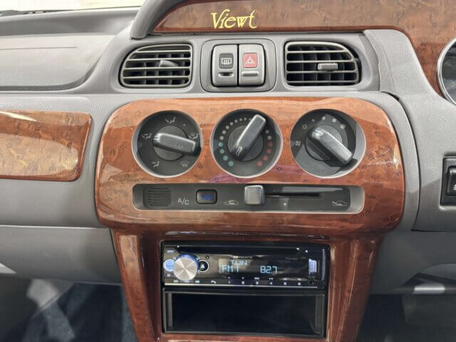 2000 MITSUOKA VIEWT