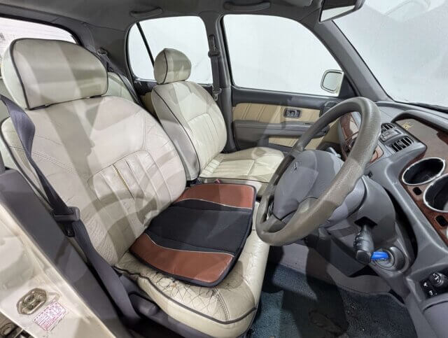 2000 MITSUOKA VIEWT