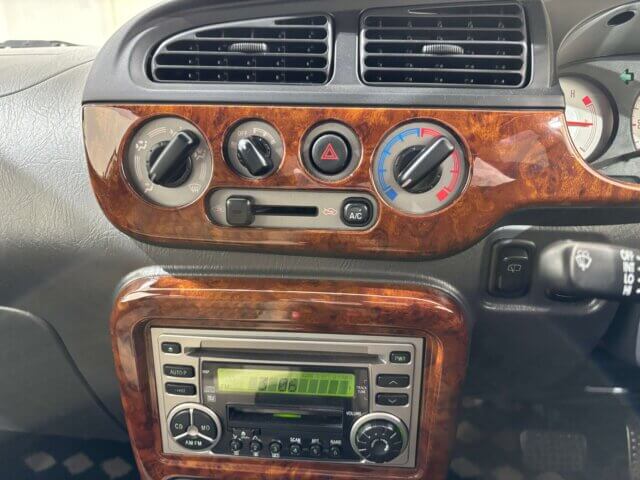 2001 DAIHATSU MIRA GINO