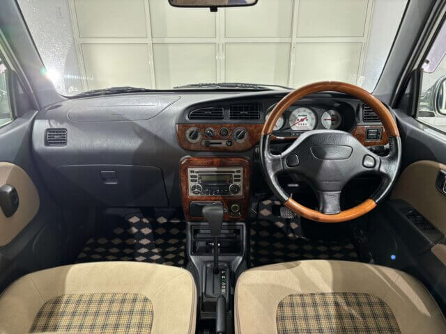 2001 DAIHATSU MIRA GINO