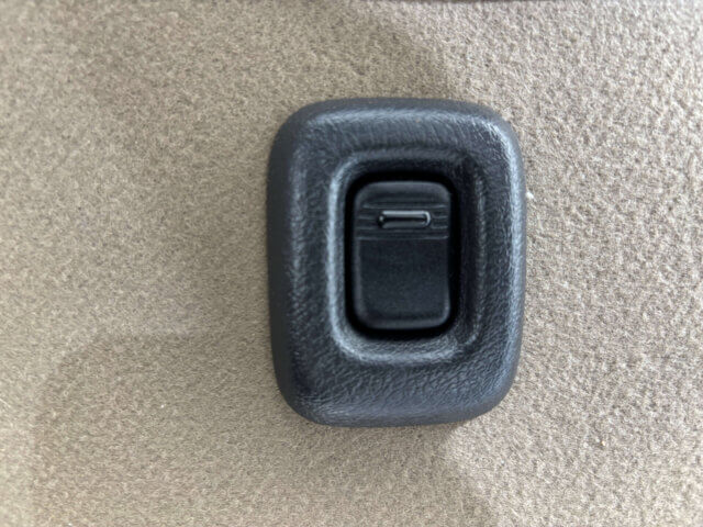 2001 DAIHATSU MIRA GINO