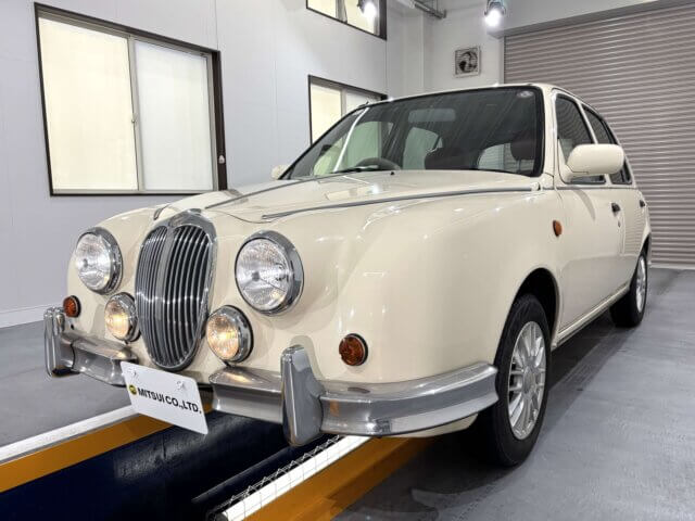 2000 MITSUOKA VIEWT