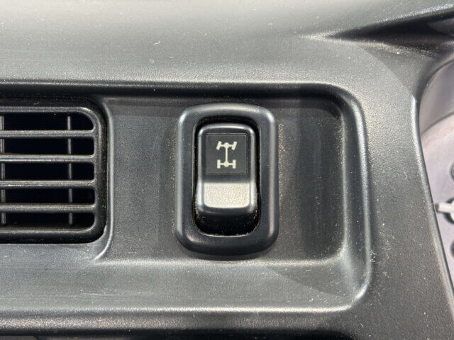 2000 DAIHATSU HIJET TRUCK