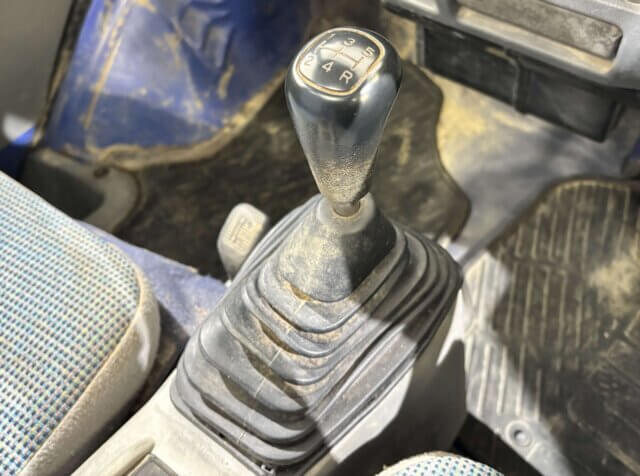 1999 MITSUBISHI MINICAB TRUCK