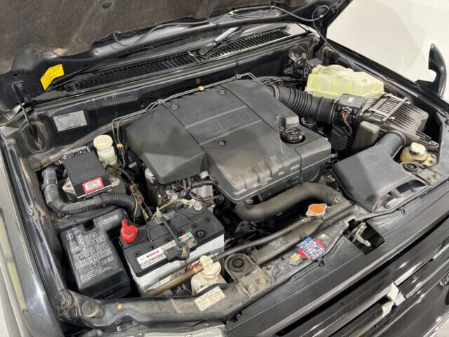 2000 MITSUBISHI PAJERO IO