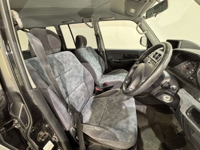 2000 MITSUBISHI PAJERO IO