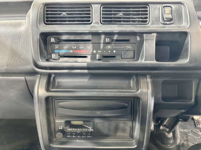 2000 DAIHATSU HIJET TRUCK