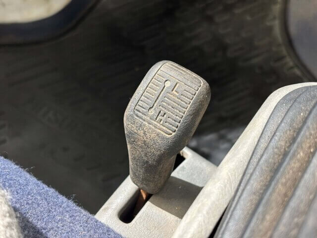 2000 MITSUBISHI MINICAB TRUCK