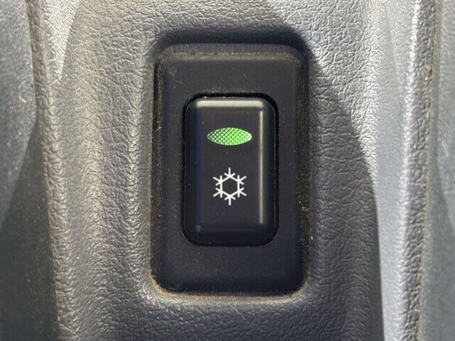 1998 MITSUBISHI MINICAB TRUCK