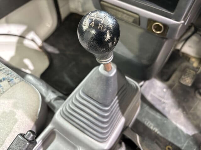 1998 MITSUBISHI MINICAB TRUCK