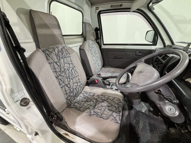 1998 MITSUBISHI MINICAB TRUCK